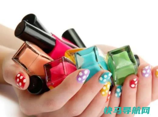 所有指甲油都可以用光疗机吗？微胶指甲油直接涂会