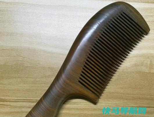 檀木梳子长了白丝是怎么回事？檀木梳子带手柄好还是不带手柄好